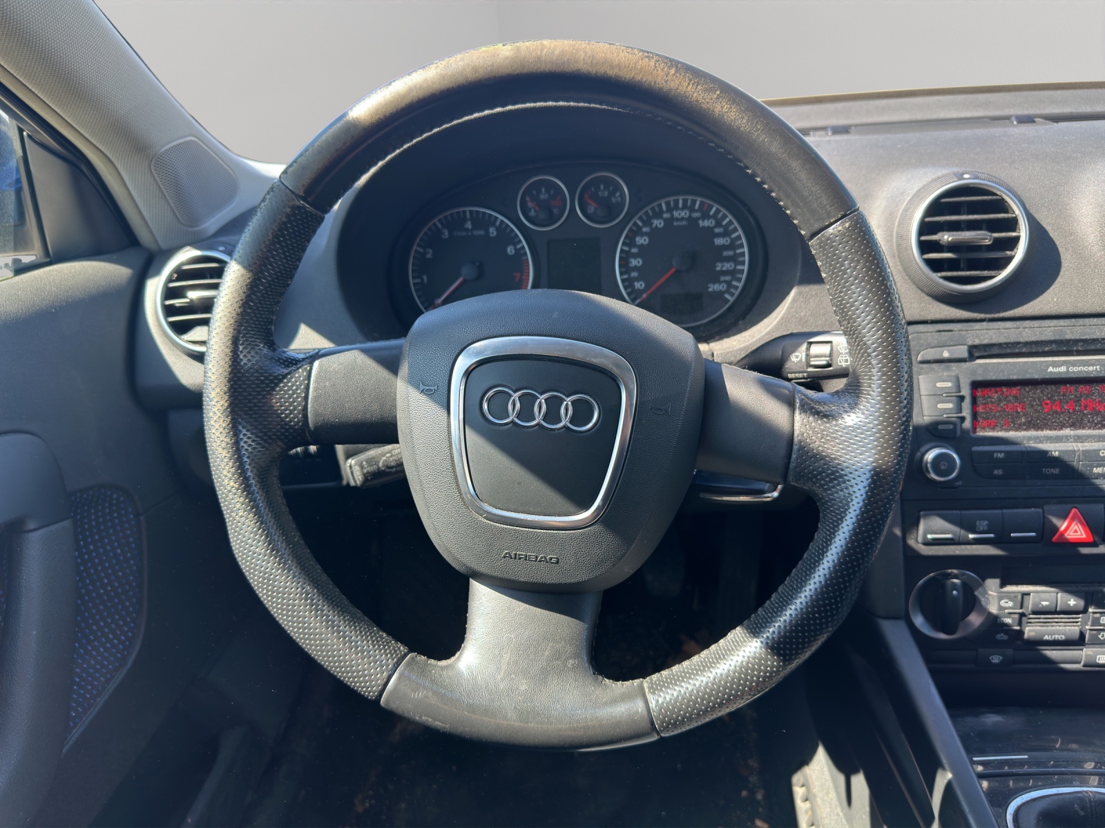 AUDI A3 Sportback 1.8 Turbo FSI Attraction-image-13
