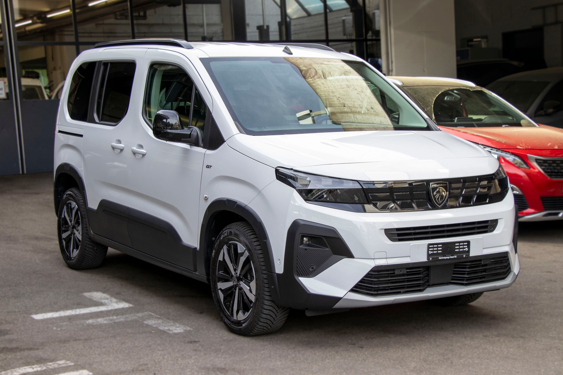 PEUGEOT Rifter 1.5 BlueHDi GT EAT8-image-2