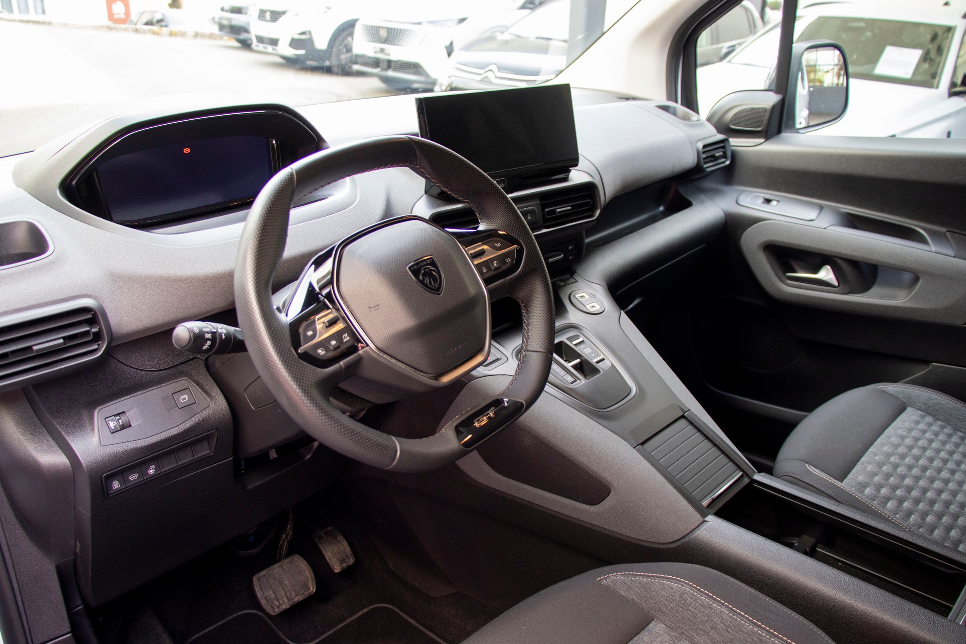 PEUGEOT Rifter 1.5 BlueHDi GT EAT8-image-5
