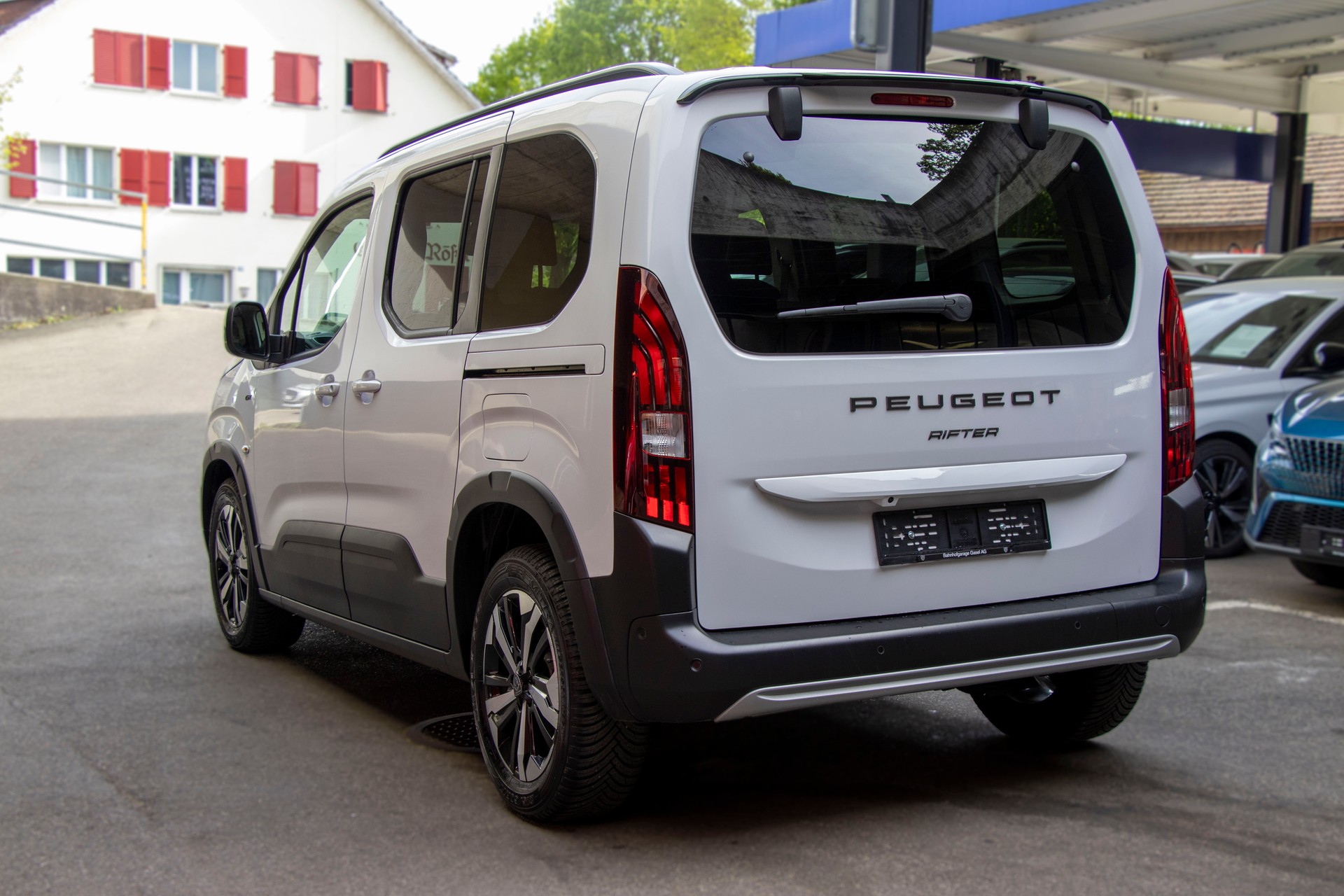 PEUGEOT Rifter 1.5 BlueHDi GT EAT8-image-1