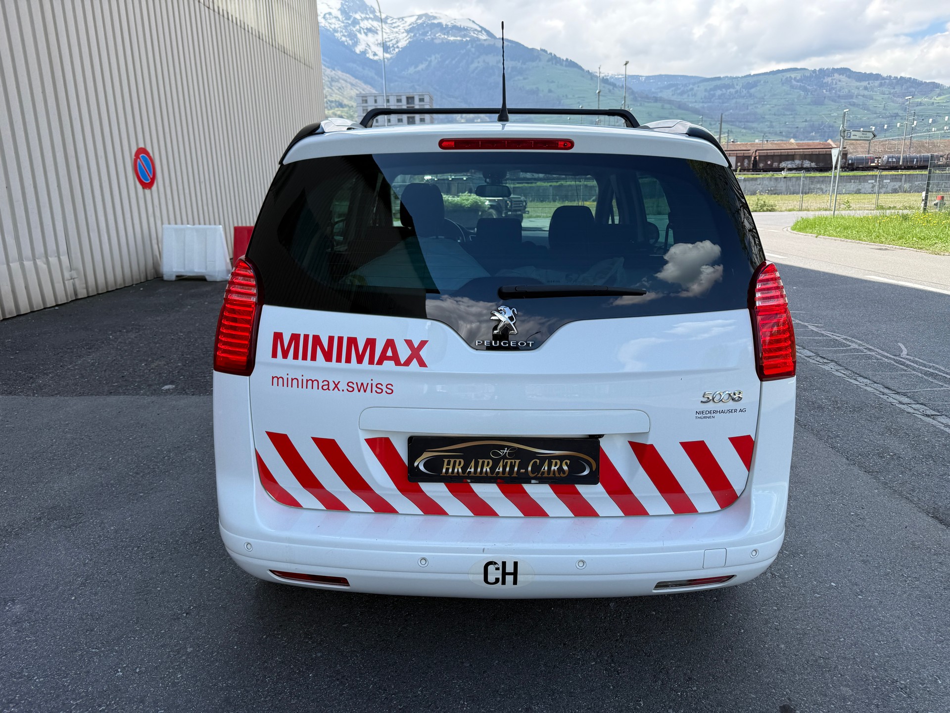 PEUGEOT 5008 1.6 BlueHDi Sensation Tiptronic-image-4