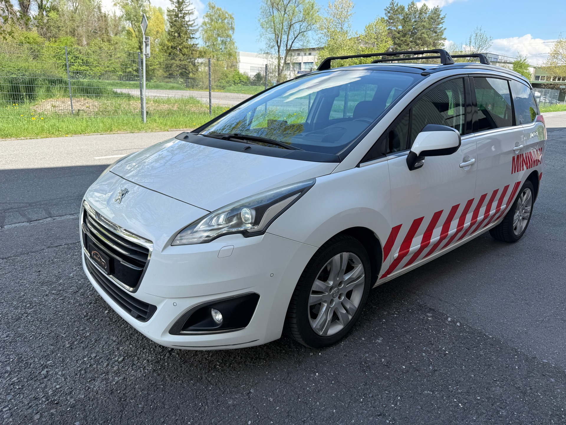 PEUGEOT 5008 1.6 BlueHDi Sensation Tiptronic-image-1