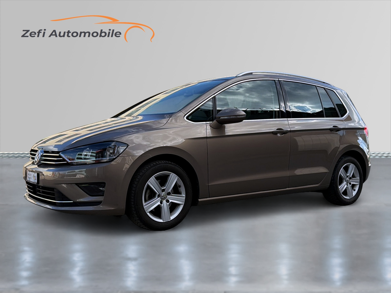 VW Golf Sportsvan 2.0 TDI Highline DSG-image-0