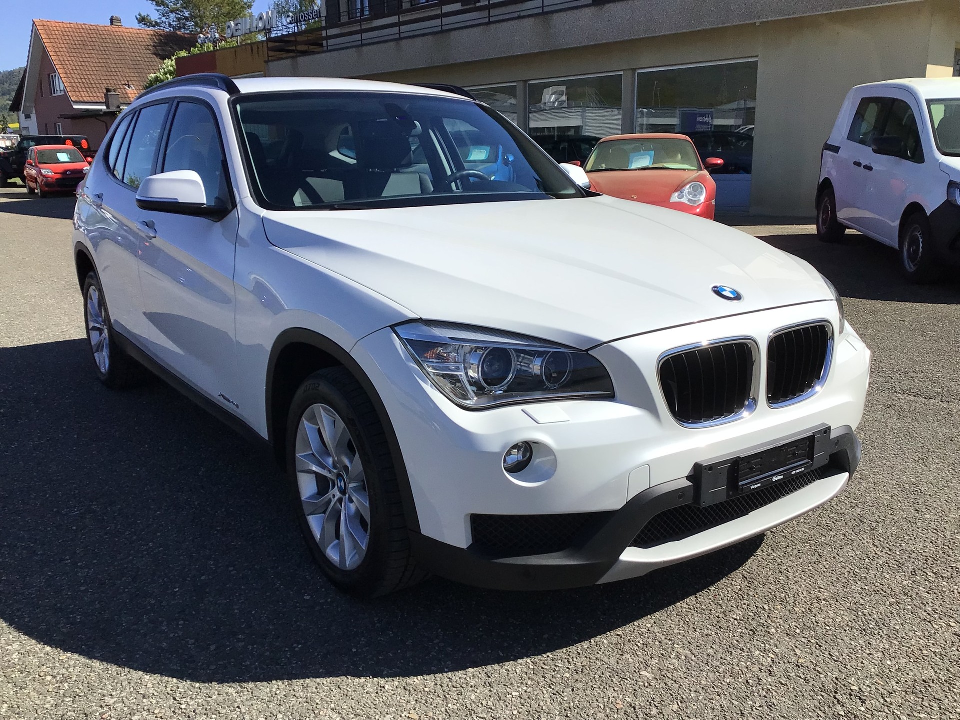 BMW X1 xDrive 20i Steptronic-image-2