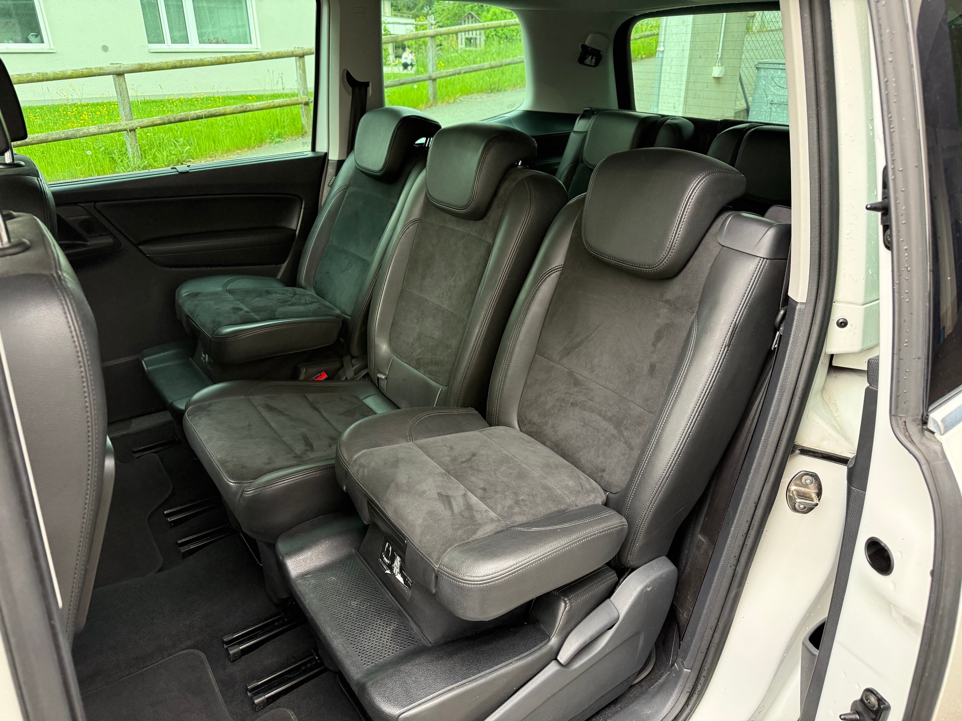 VW Sharan 2.0 TDI BlueMotion Technology Highline DSG-image-9