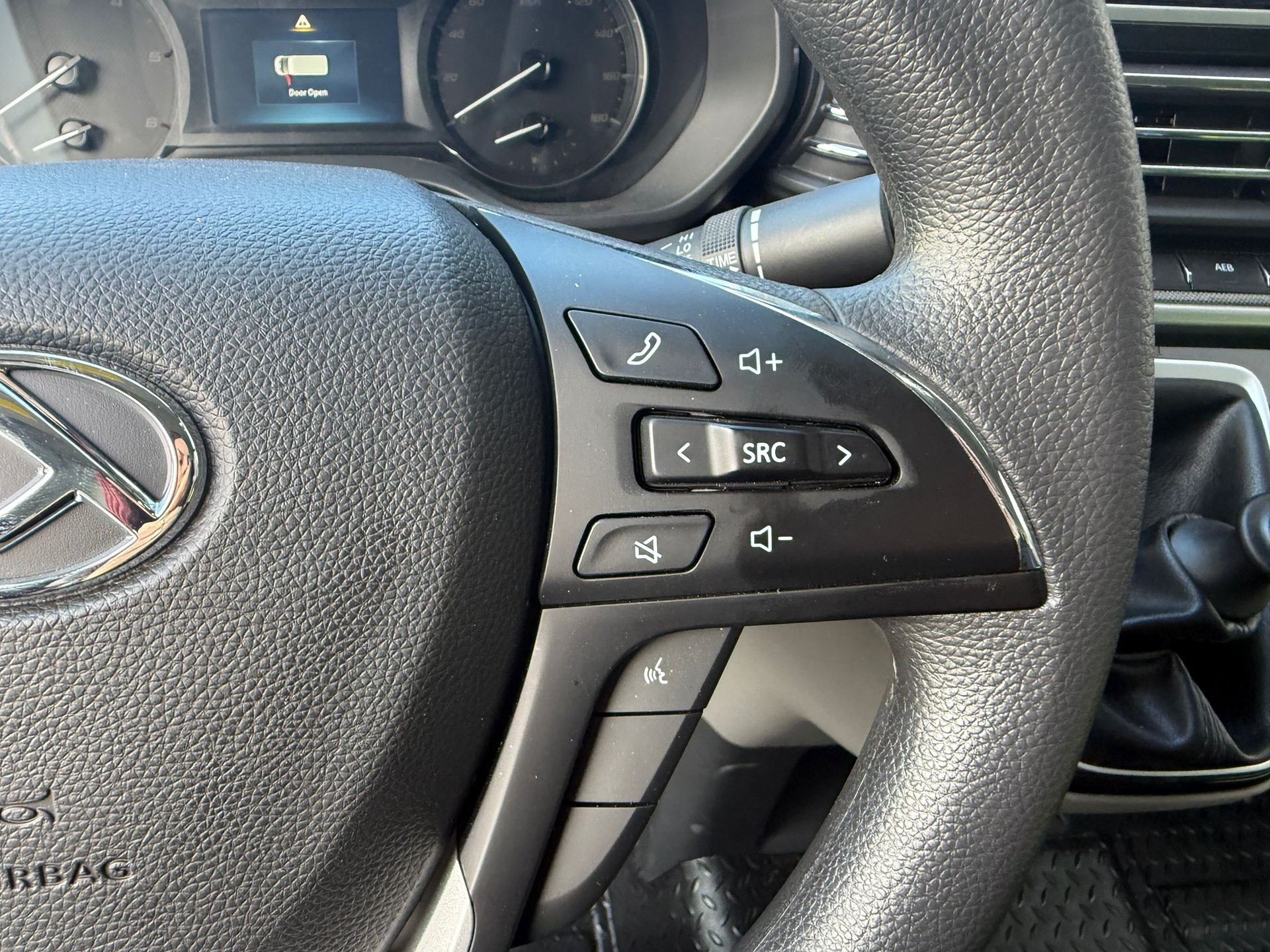 MAXUS Deliver 9 2.0D L4 RWD Luxury-image-9
