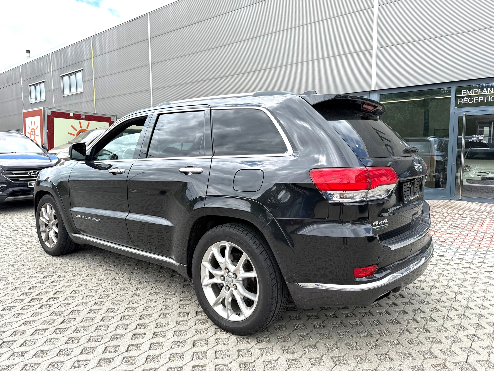 JEEP Grand Cherokee 3.0 CRD Summit Automatic-showroom-element-2