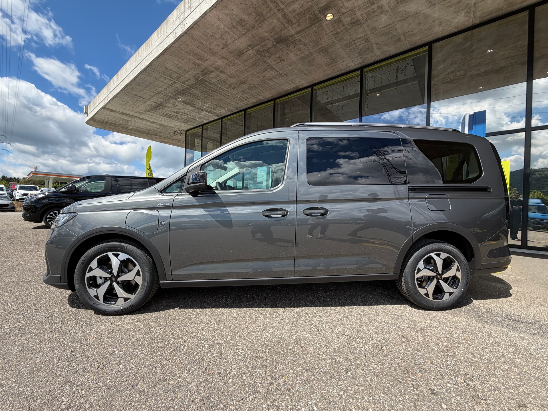 FORD Grand Tourneo Connect 1.5 PHEV Active Automat-image-3