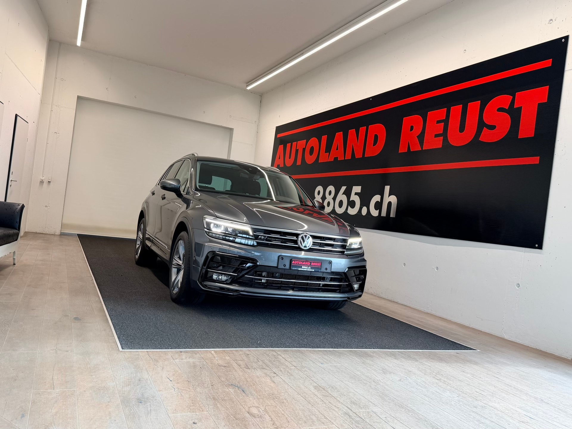 VW Tiguan 2.0 TDI Highline 4x4 190PS-image-0