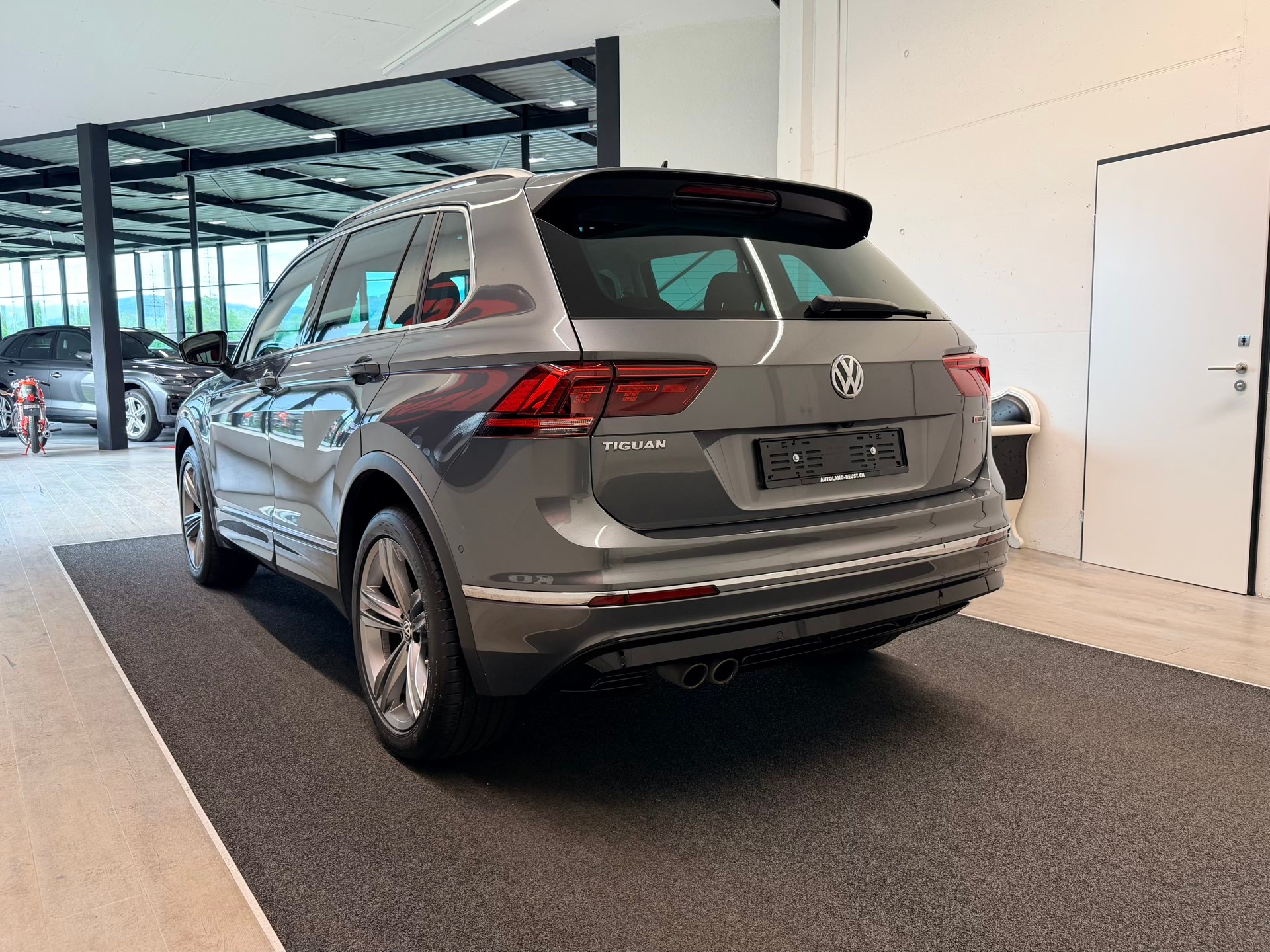 VW Tiguan 2.0 TDI Highline 4x4 190PS-image-6