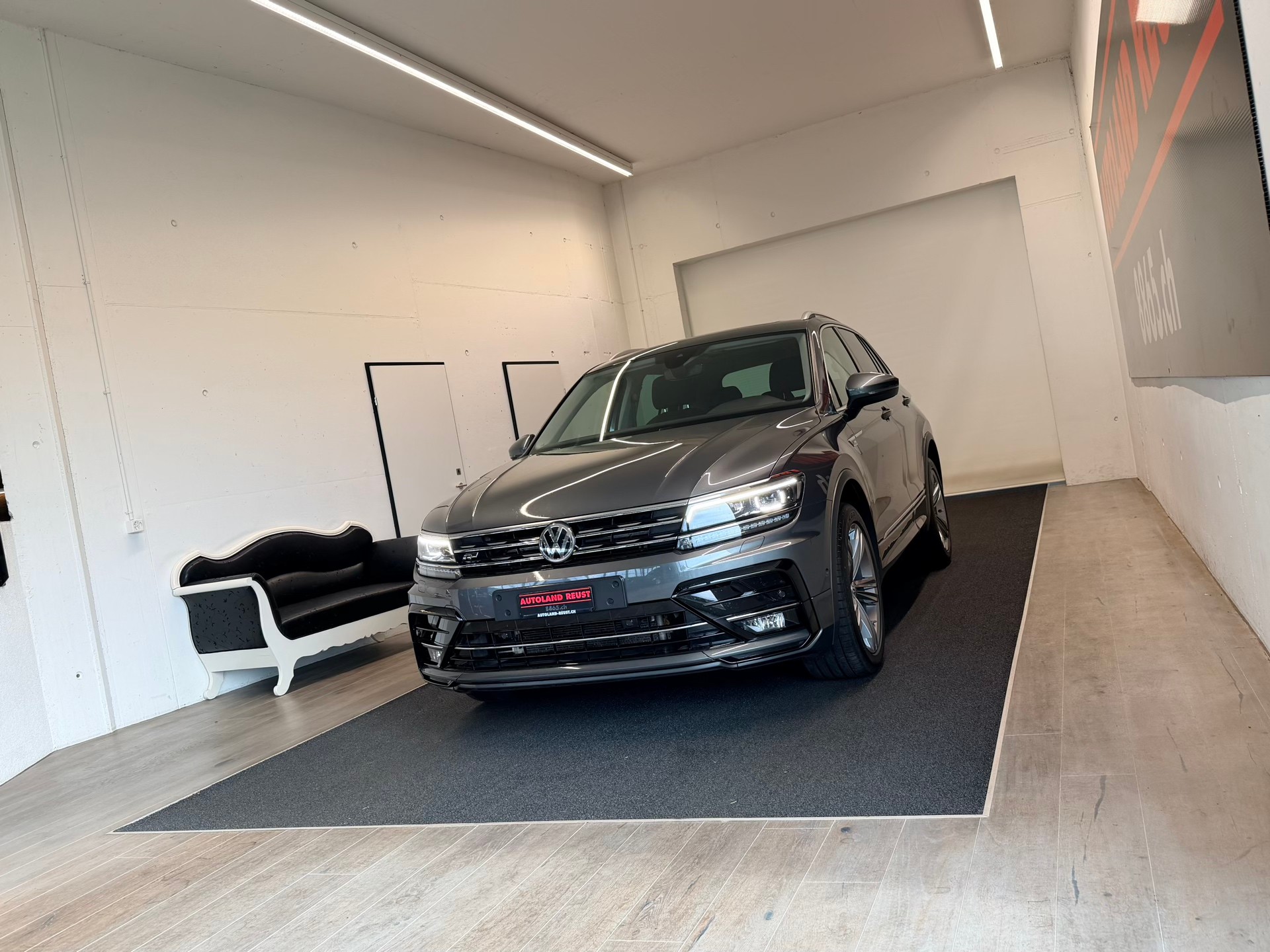 VW Tiguan 2.0 TDI Highline 4x4 190PS-image-2