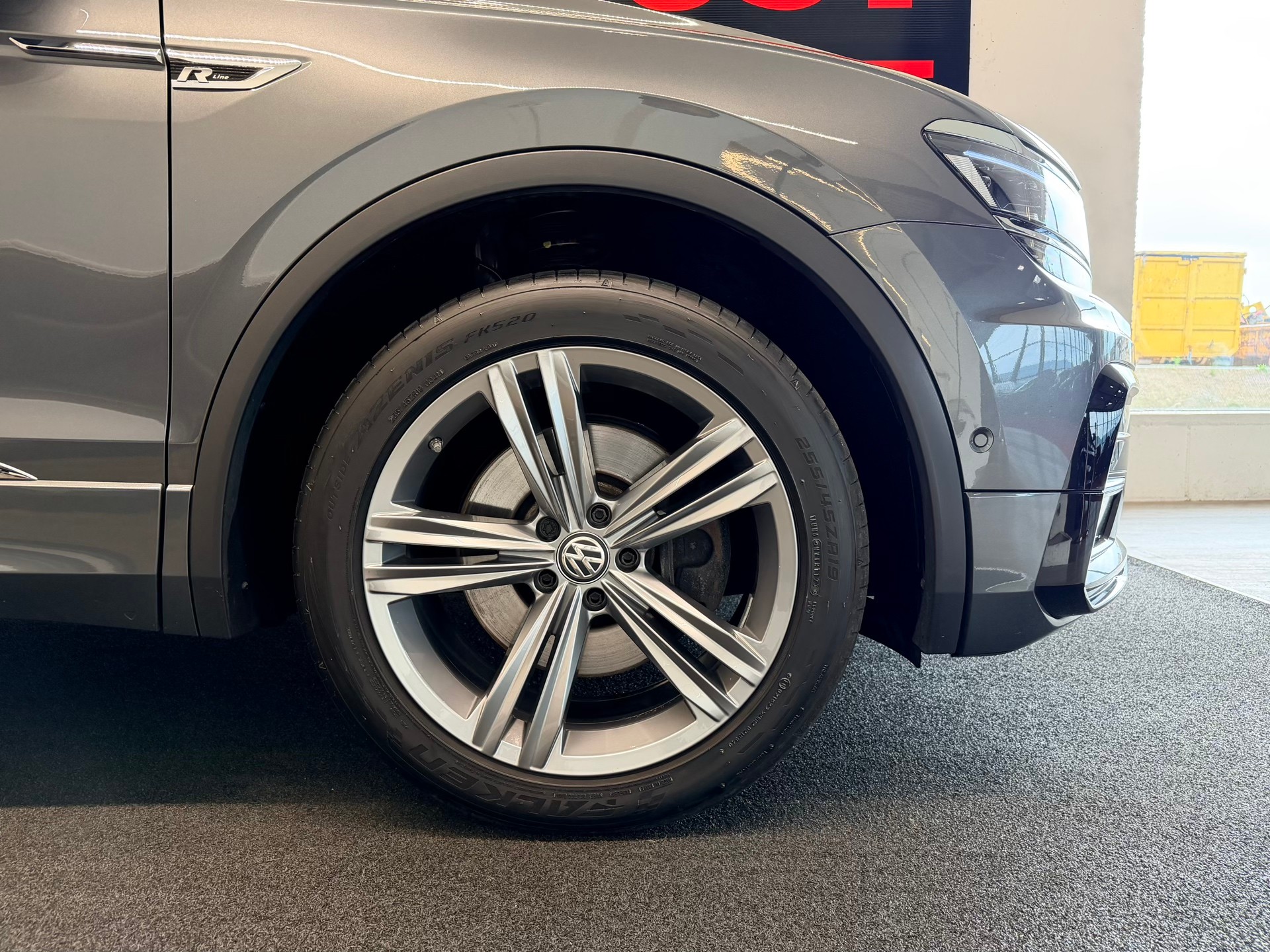 VW Tiguan 2.0 TDI Highline 4x4 190PS-image-4