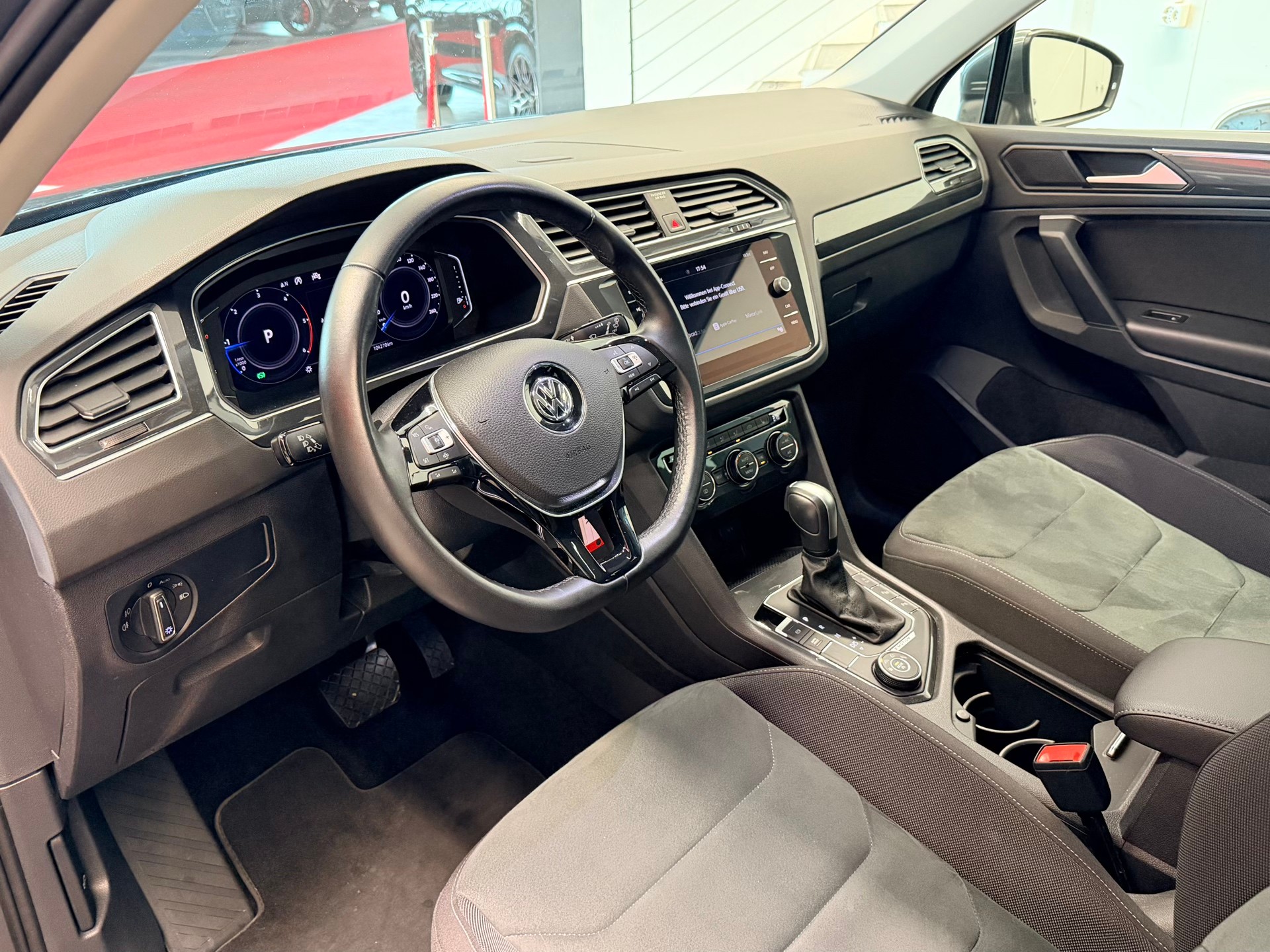 VW Tiguan 2.0 TDI Highline 4x4 190PS-image-10