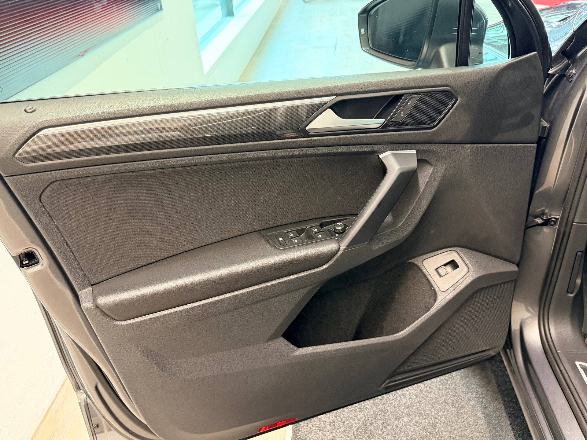 VW Tiguan 2.0 TDI Highline 4x4 190PS-image-11
