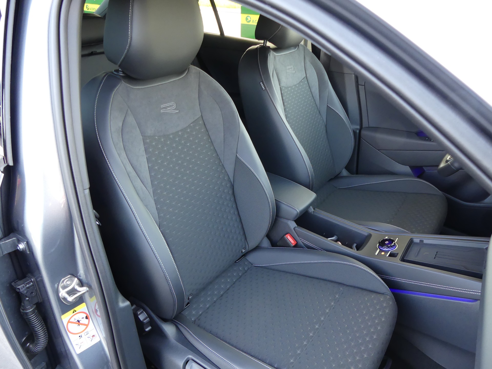 VW T-Roc 1.5 R-Line DSG-image-12