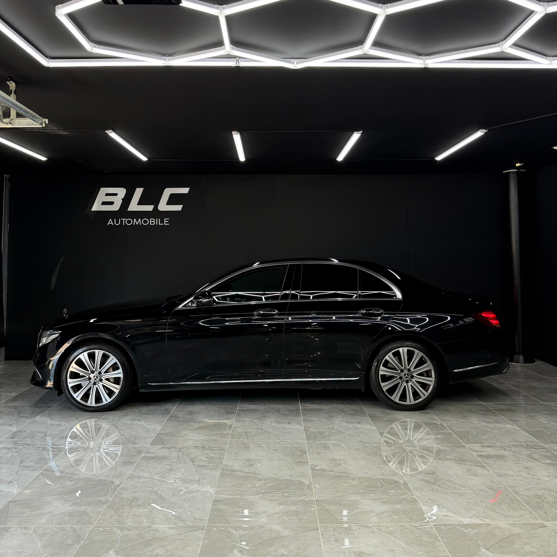 MERCEDES-BENZ E 400 Exclusive 4Matic 9G-Tronic-image-2