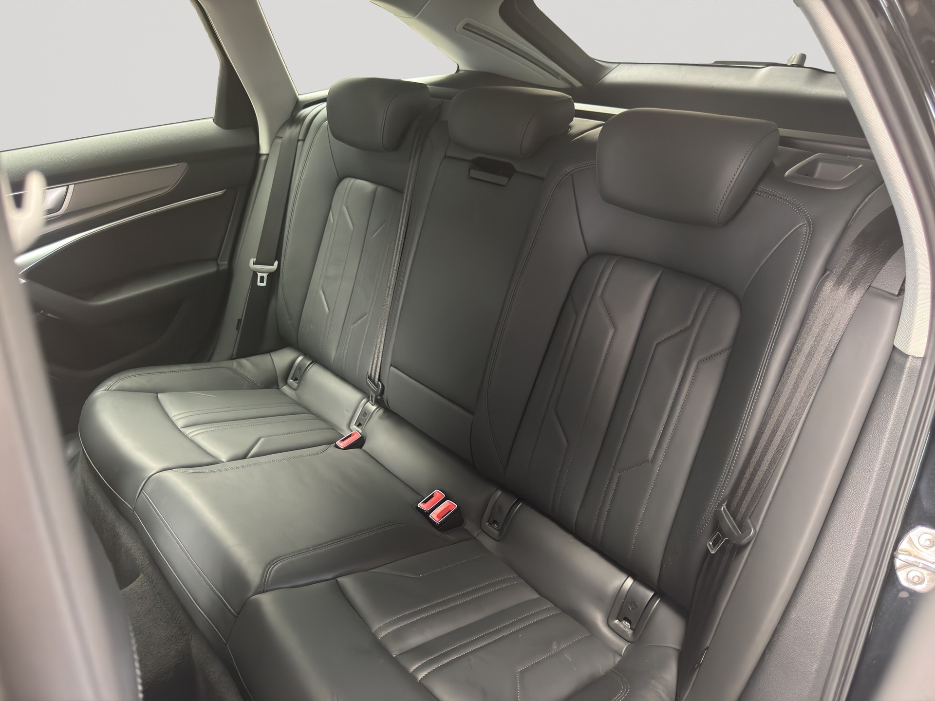 AUDI A6 Avant 45 TFSI Sport Schwarz Optik S-tronic-image-7