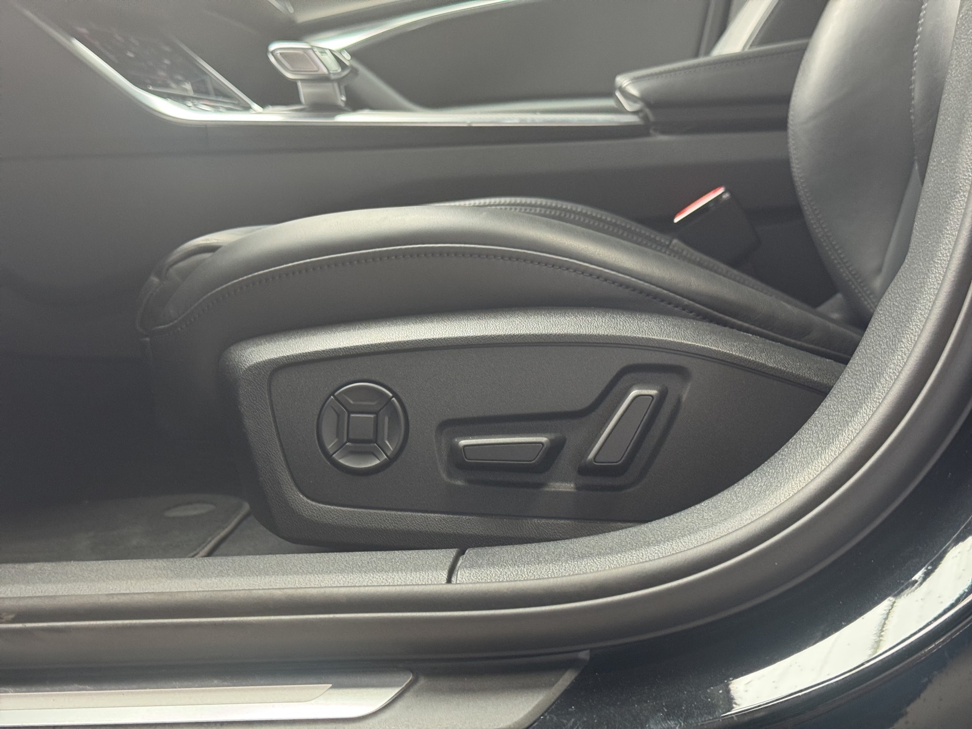 AUDI A6 Avant 45 TFSI Sport Schwarz Optik S-tronic-image-9
