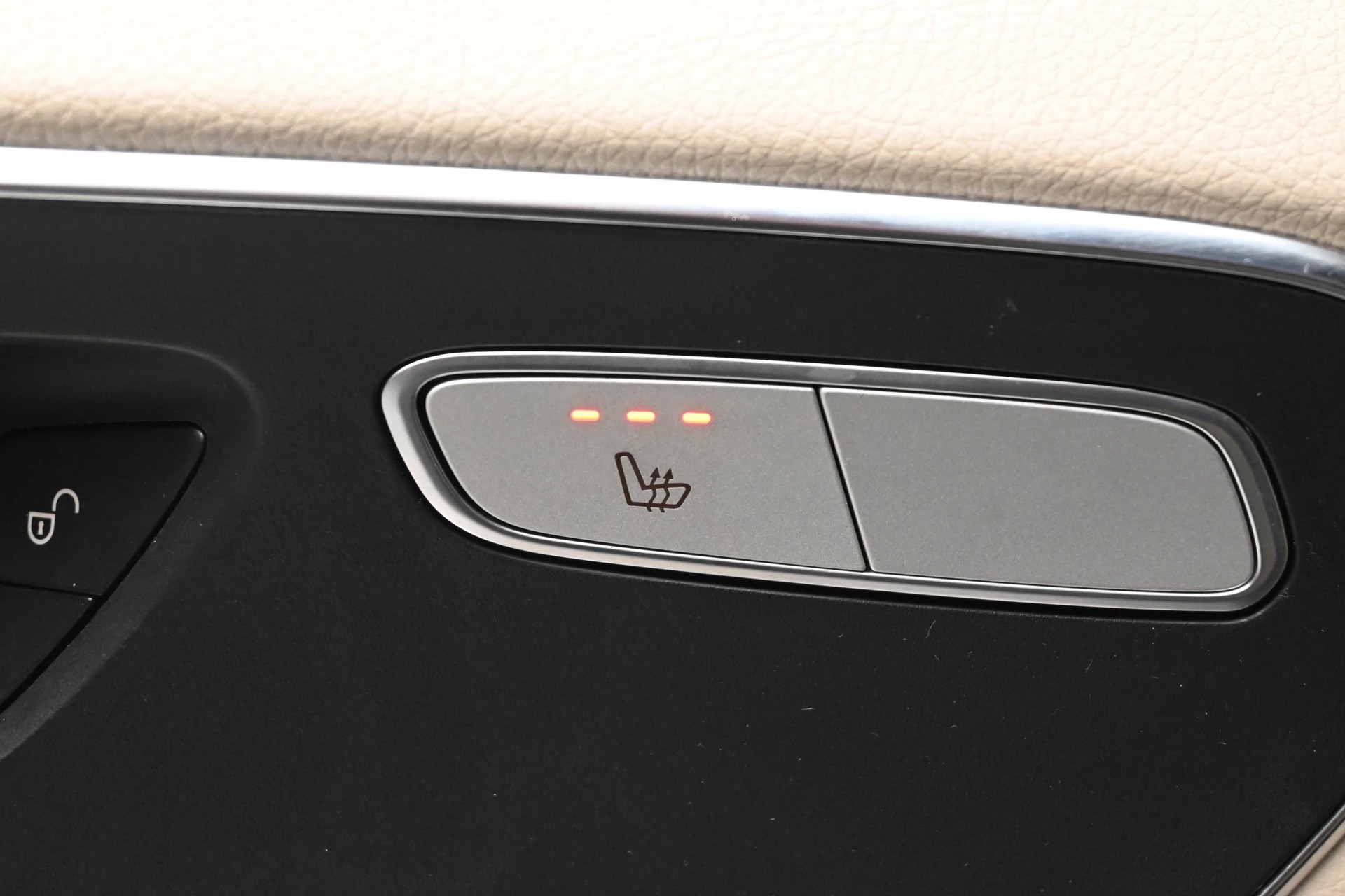 MERCEDES-BENZ V 300 d lang AMG-Line 4Matic 9G-Tronic-image-15