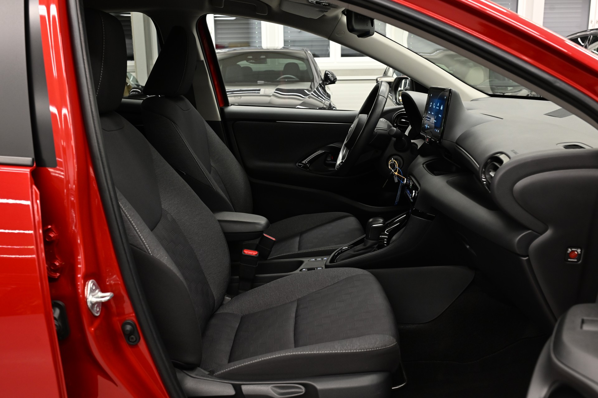 TOYOTA Yaris 1.5 VVT-i HSD Trend-image-10
