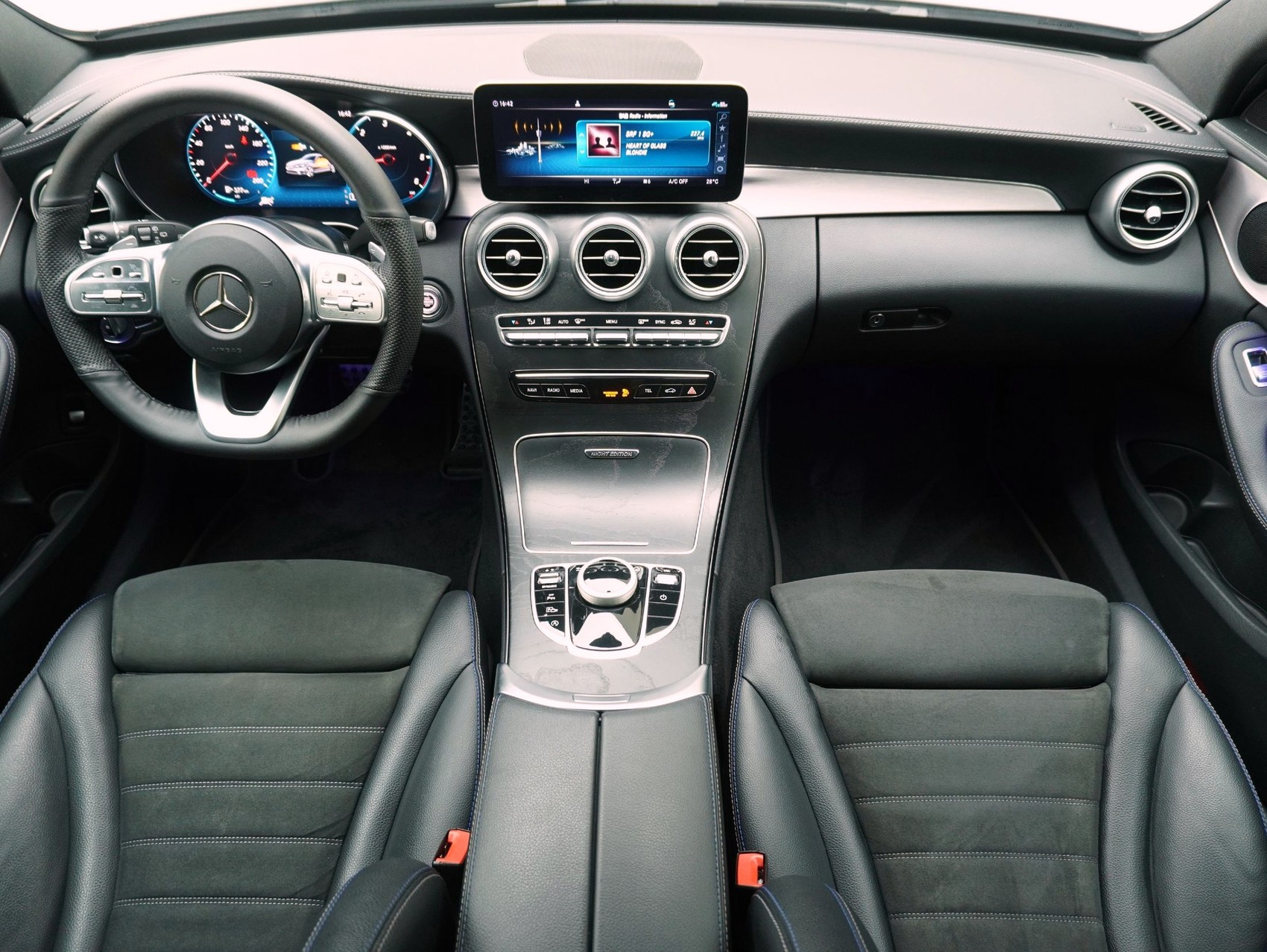 MERCEDES-BENZ C-Klasse C 220 d AMG Line Kombi-image-11