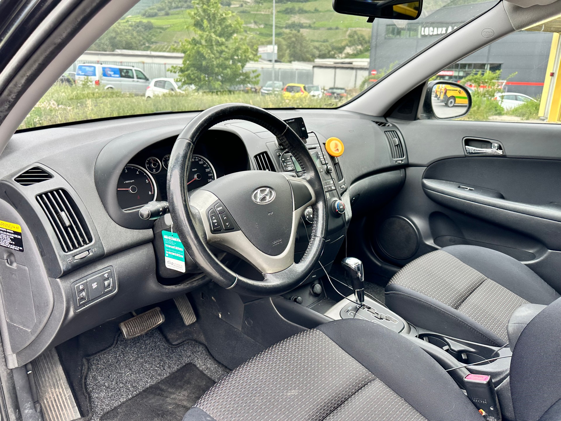 HYUNDAI i30 1.6 CRDi Style-image-9
