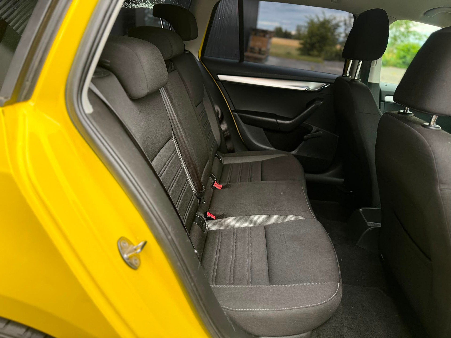 SKODA Octavia Combi 1.6 TDI Ambition-image-5