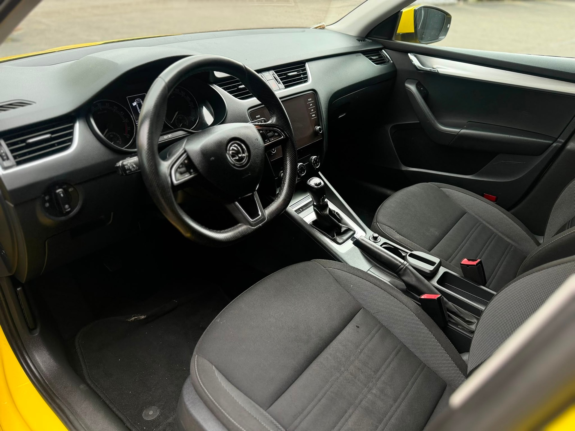 SKODA Octavia Combi 1.6 TDI Ambition-image-6