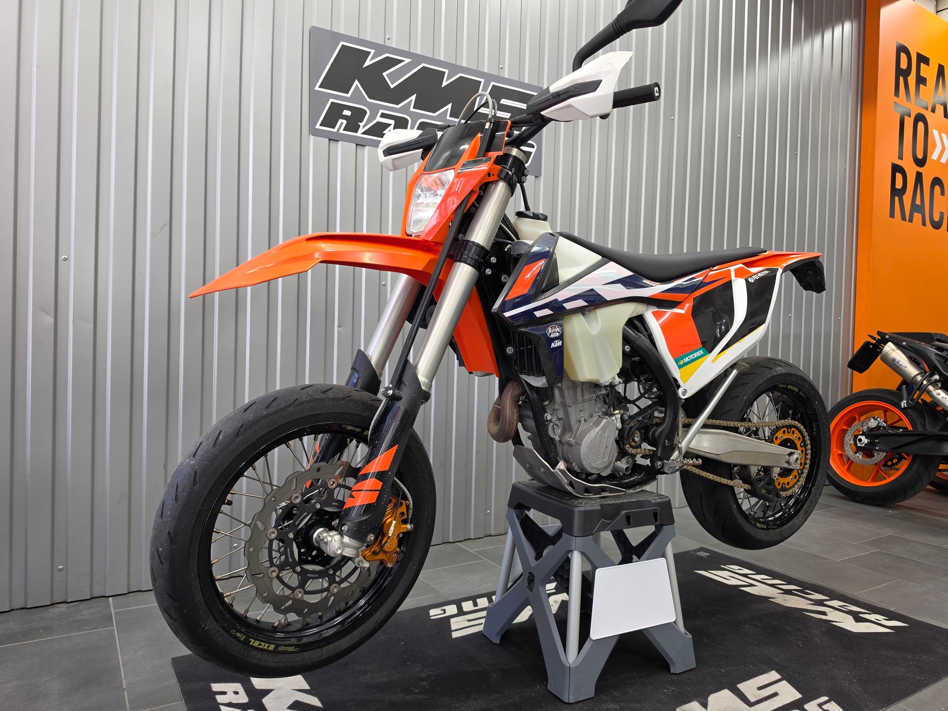 KTM 450 EXC-F-showroom-element-1