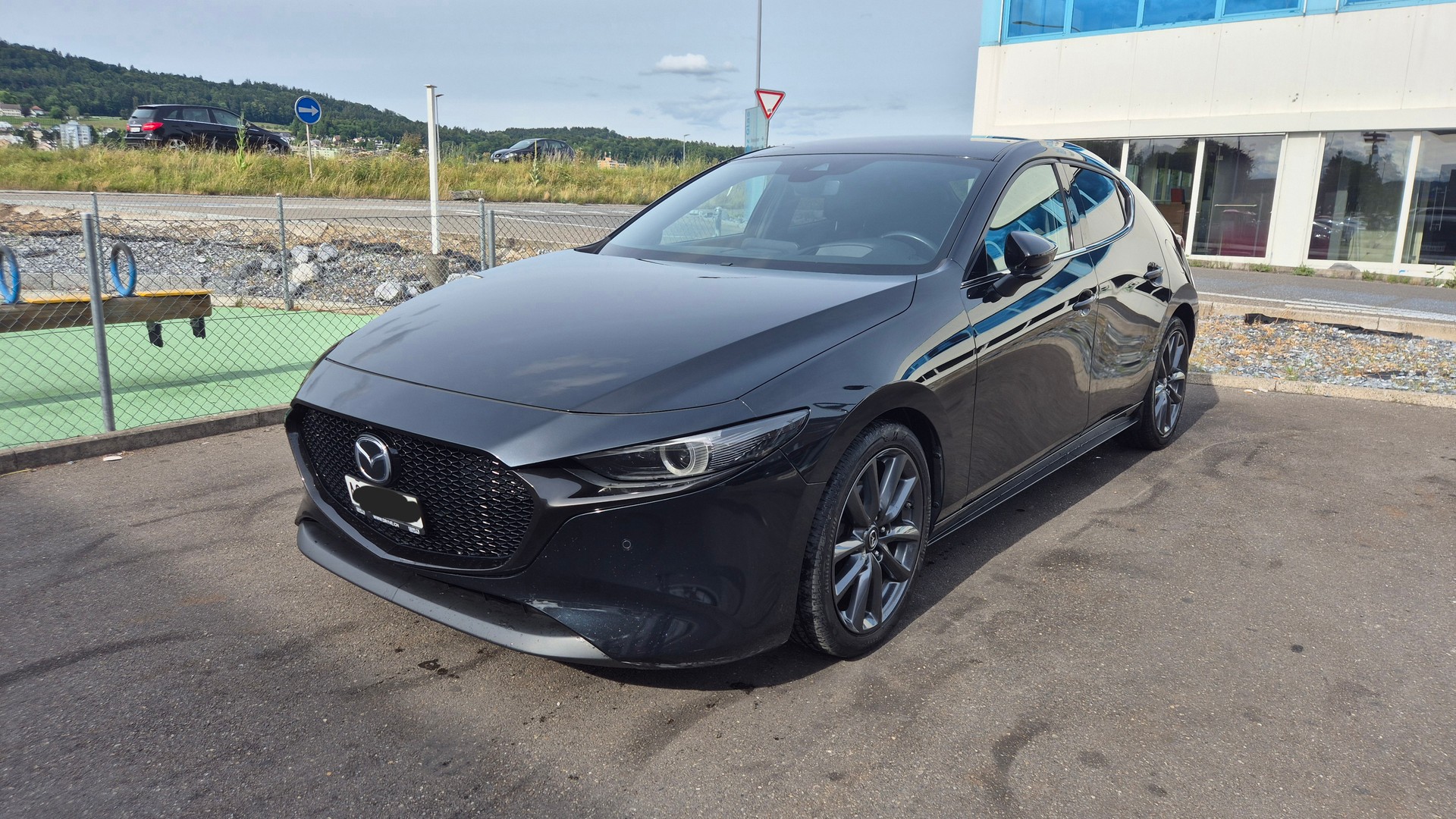 MAZDA 3 Hatchback Skyactive-G 2.0 122 Revolution-image-0