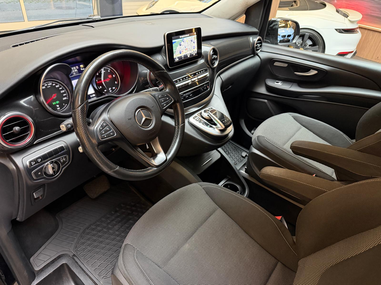 MERCEDES-BENZ V 250 d BlueTec lang 4matic Van-image-16