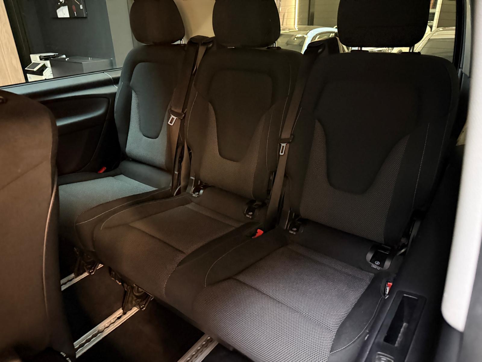 MERCEDES-BENZ V 250 d BlueTec lang 4matic Van-image-21