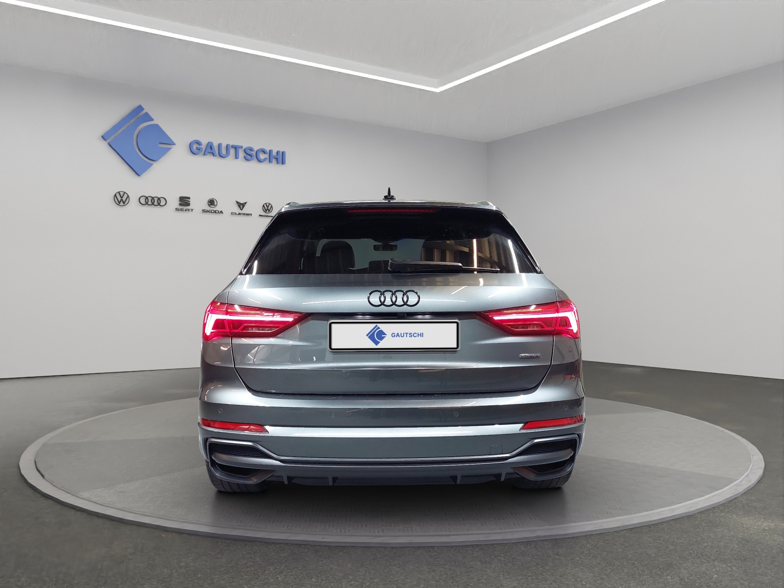 AUDI Q3 40 TFSI S line quattro S-tronic-image-3