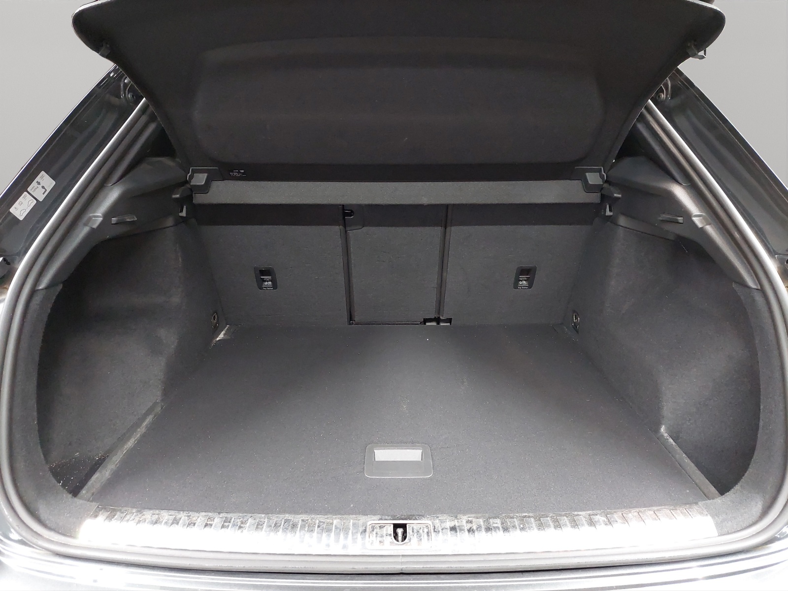 AUDI Q3 40 TFSI S line quattro S-tronic-image-11