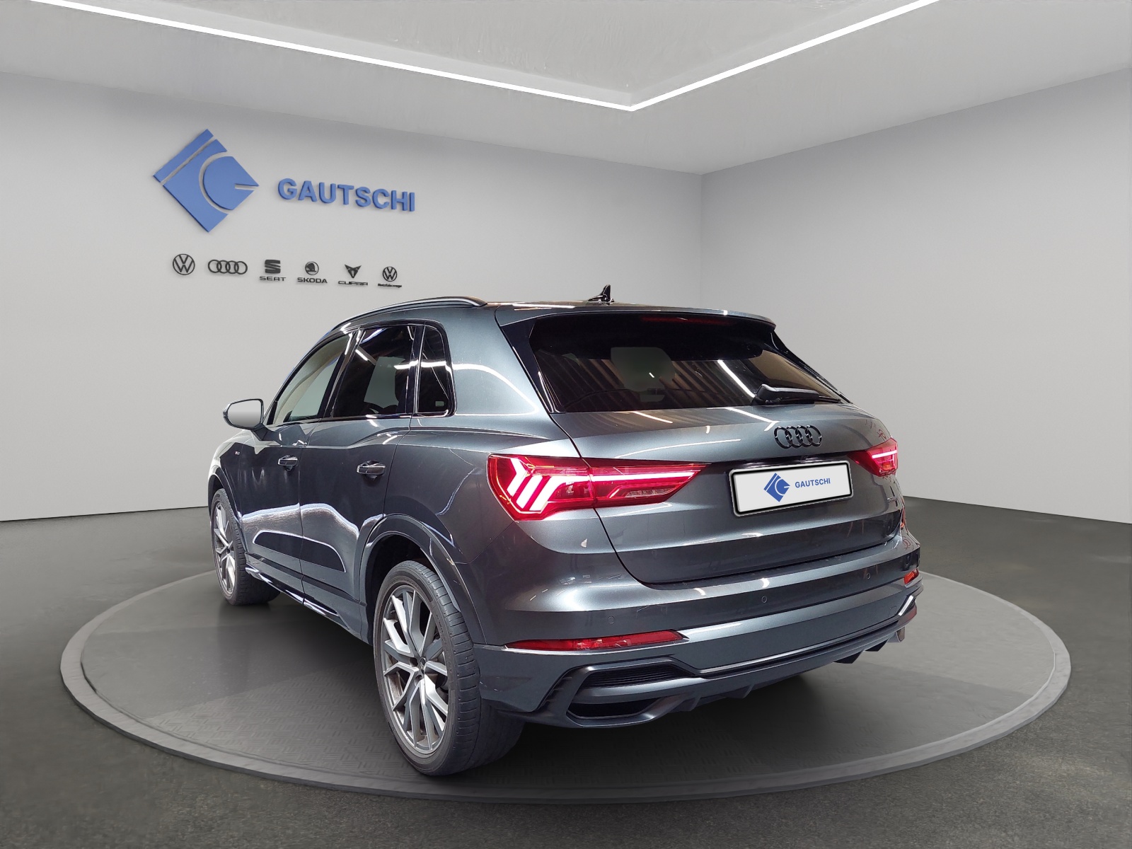 AUDI Q3 40 TFSI S line quattro S-tronic-image-2