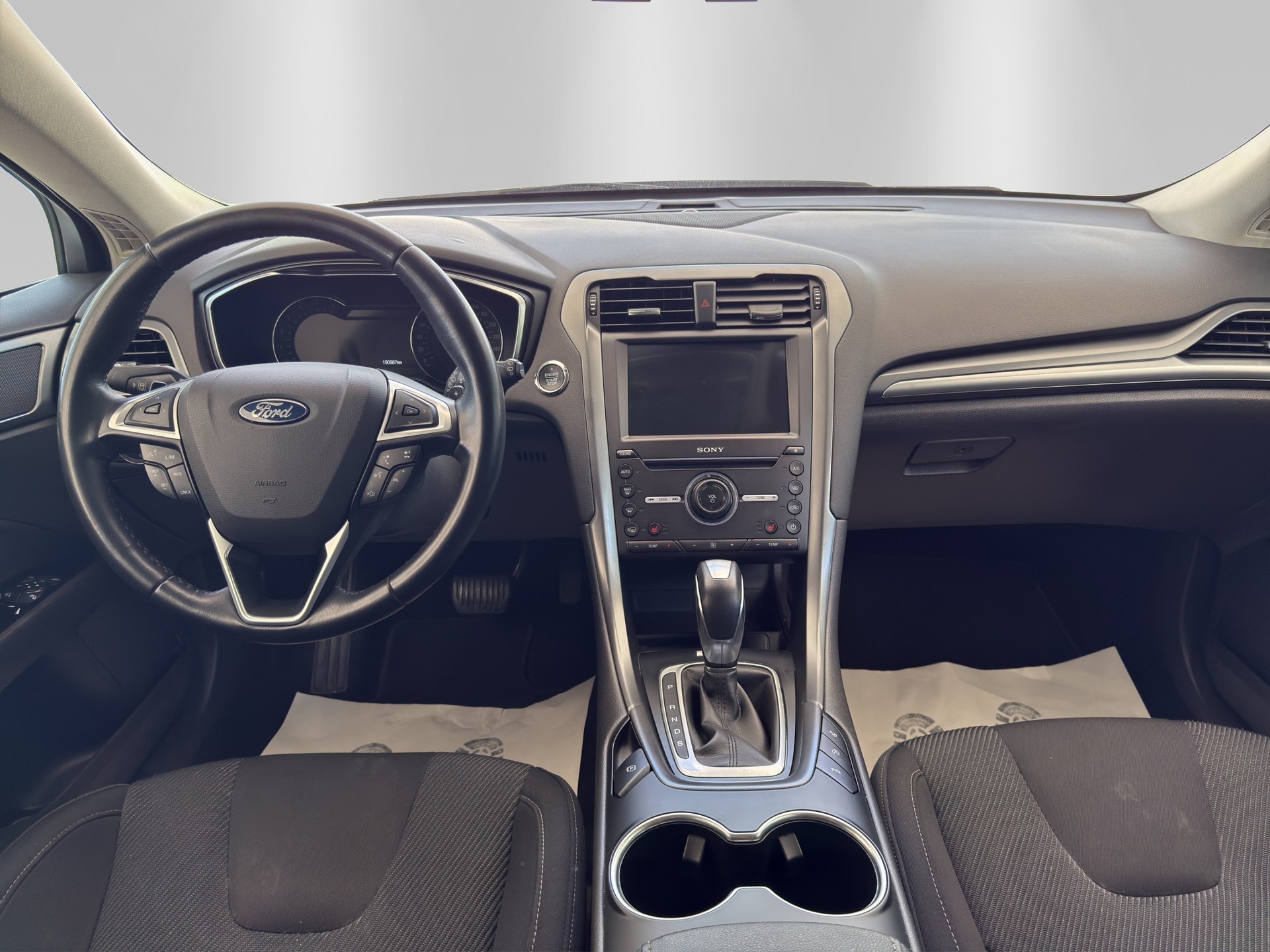 FORD Mondeo 2.0 TDCi Business Plus PowerShift-image-8