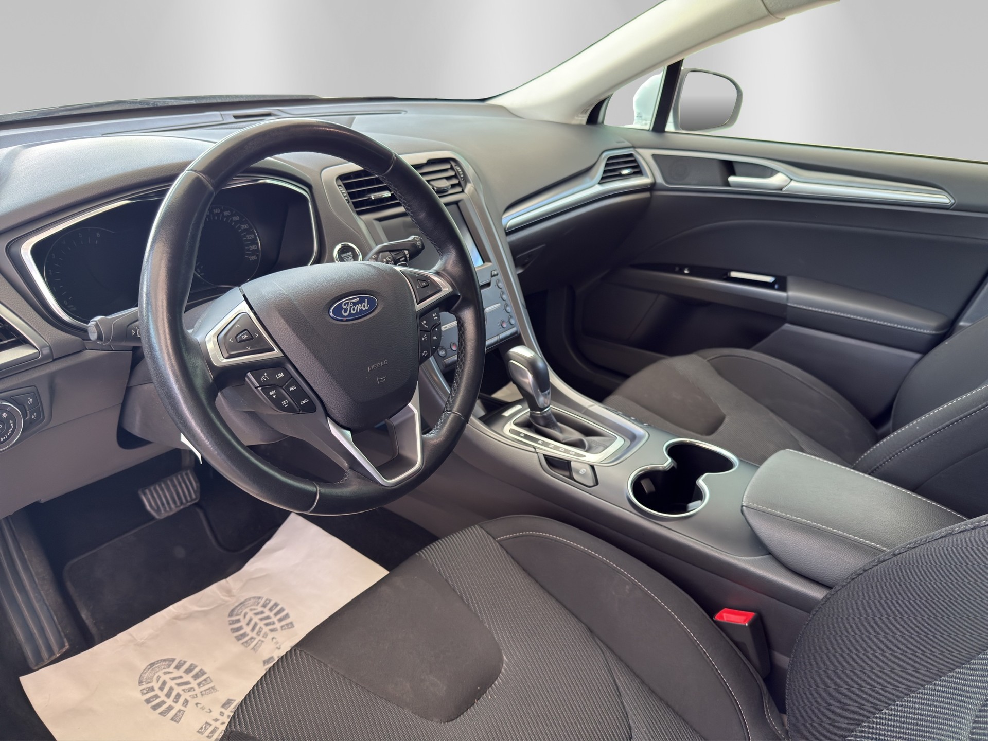 FORD Mondeo 2.0 TDCi Business Plus PowerShift-image-7