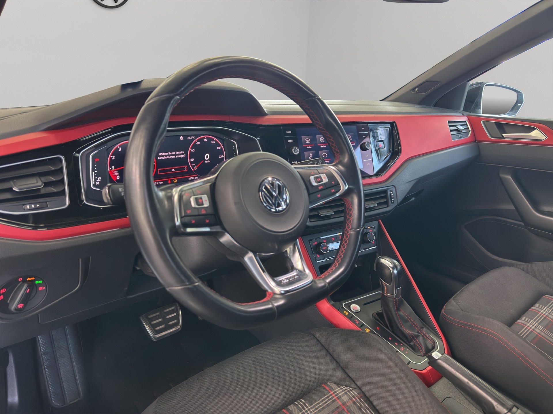VW Polo 2.0 TSI GTI DSG-image-9