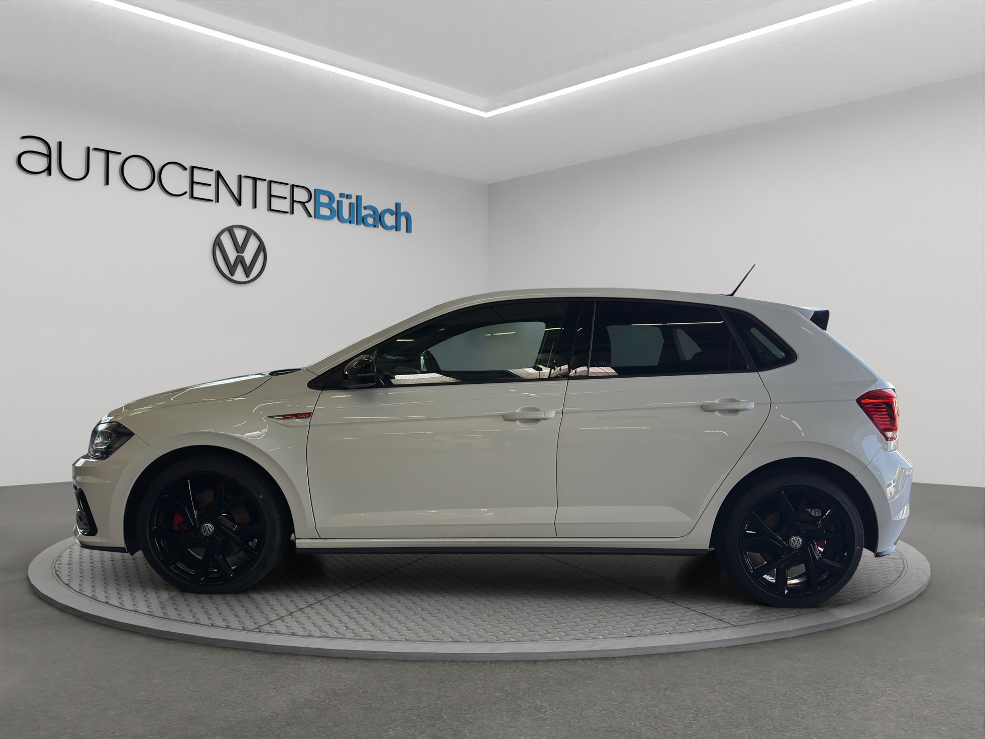 VW Polo 2.0 TSI GTI DSG-image-7