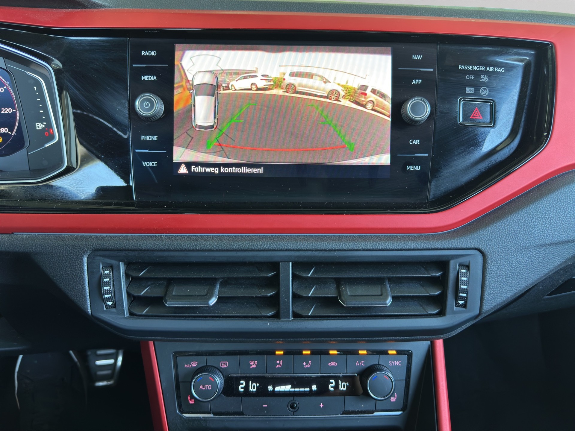 VW Polo 2.0 TSI GTI DSG-image-12