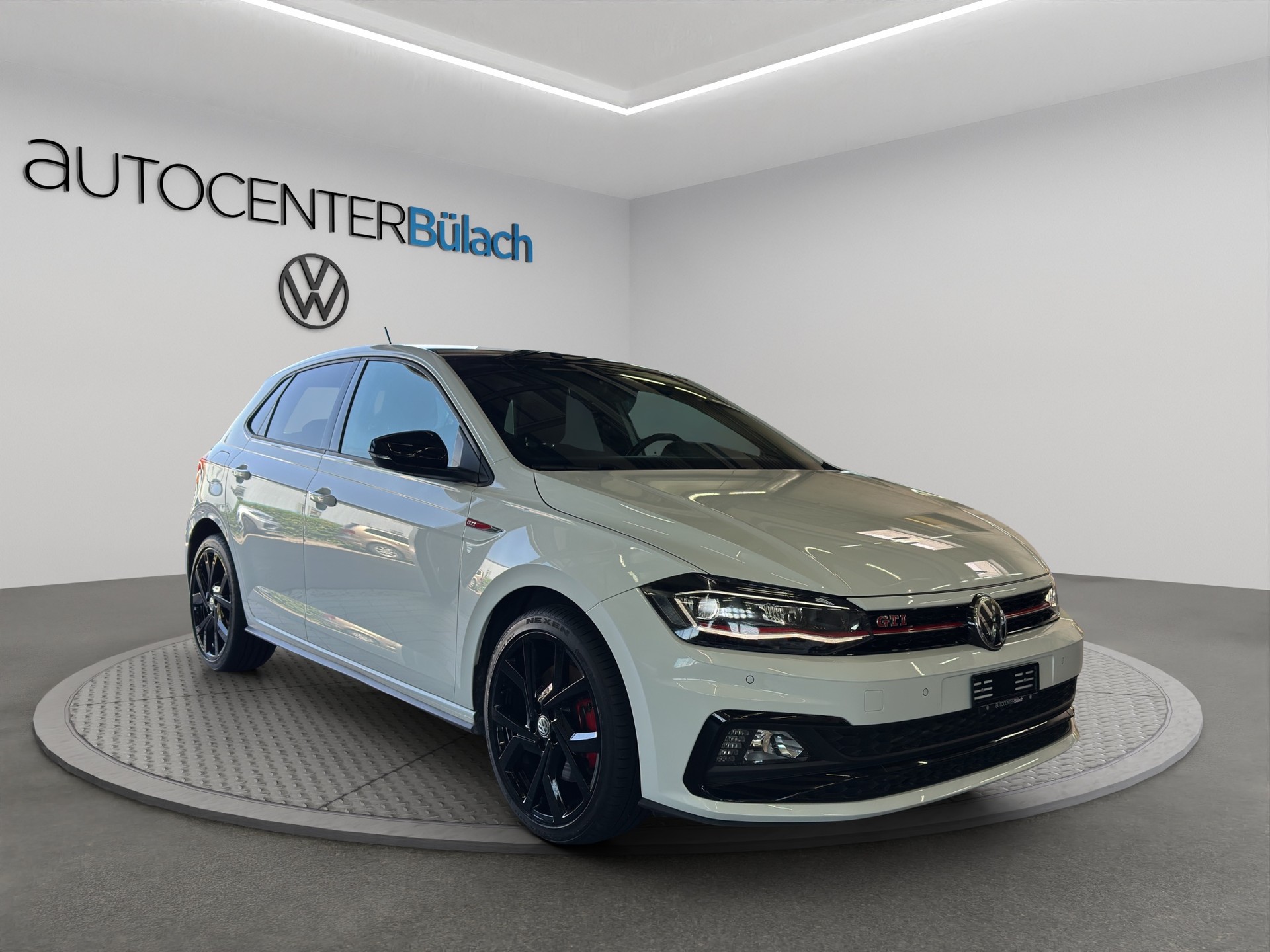 VW Polo 2.0 TSI GTI DSG-image-2
