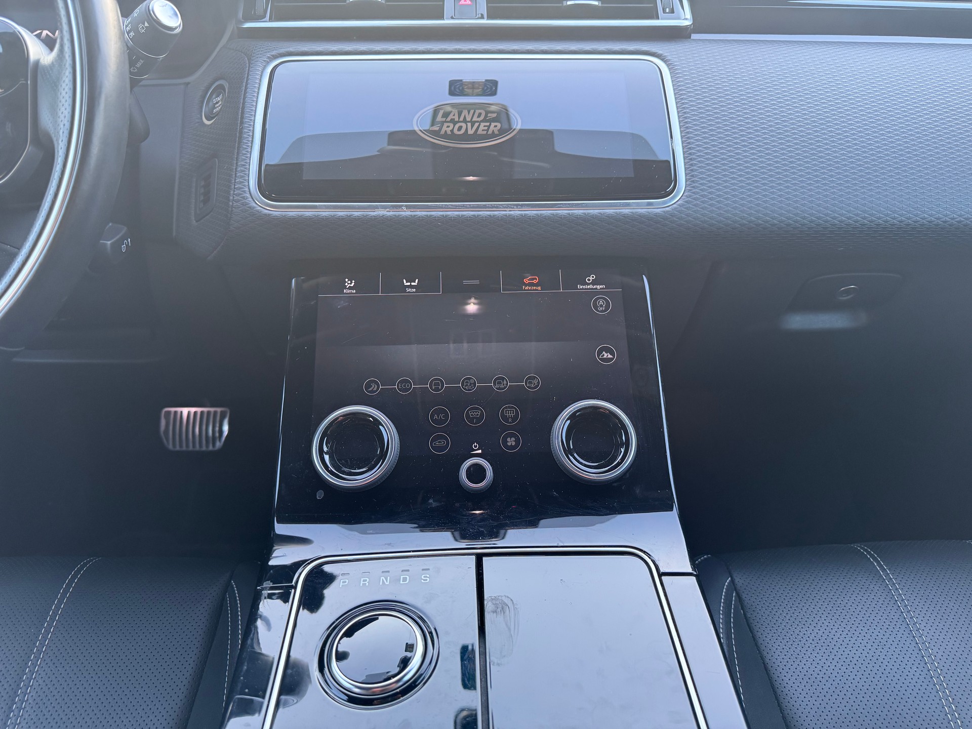 LAND ROVER Range Rover Velar P 300 Automatic-image-14