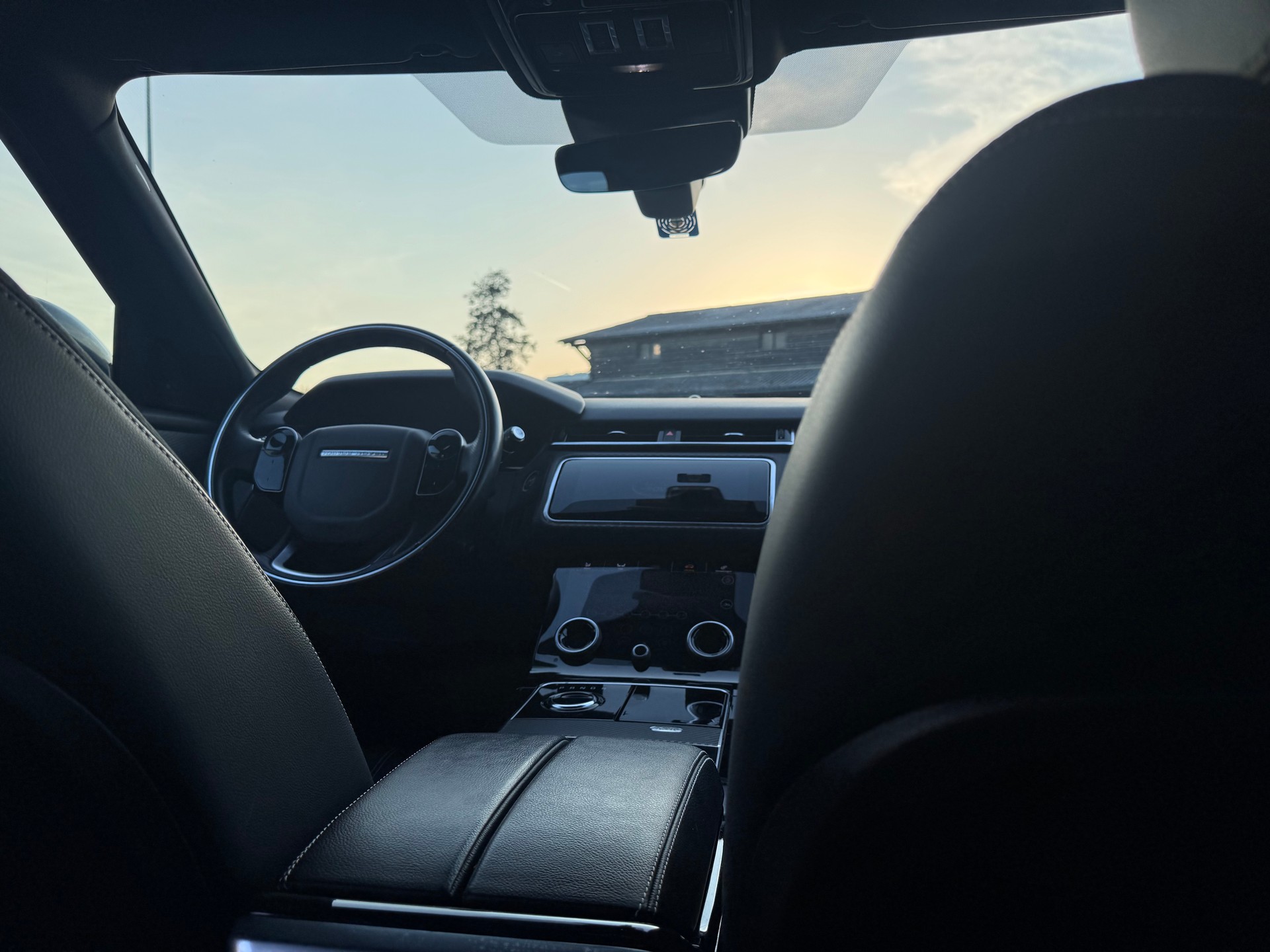 LAND ROVER Range Rover Velar P 300 Automatic-image-8