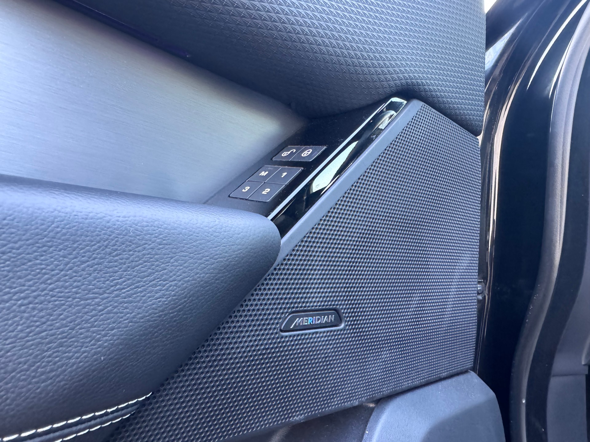 LAND ROVER Range Rover Velar P 300 Automatic-image-13