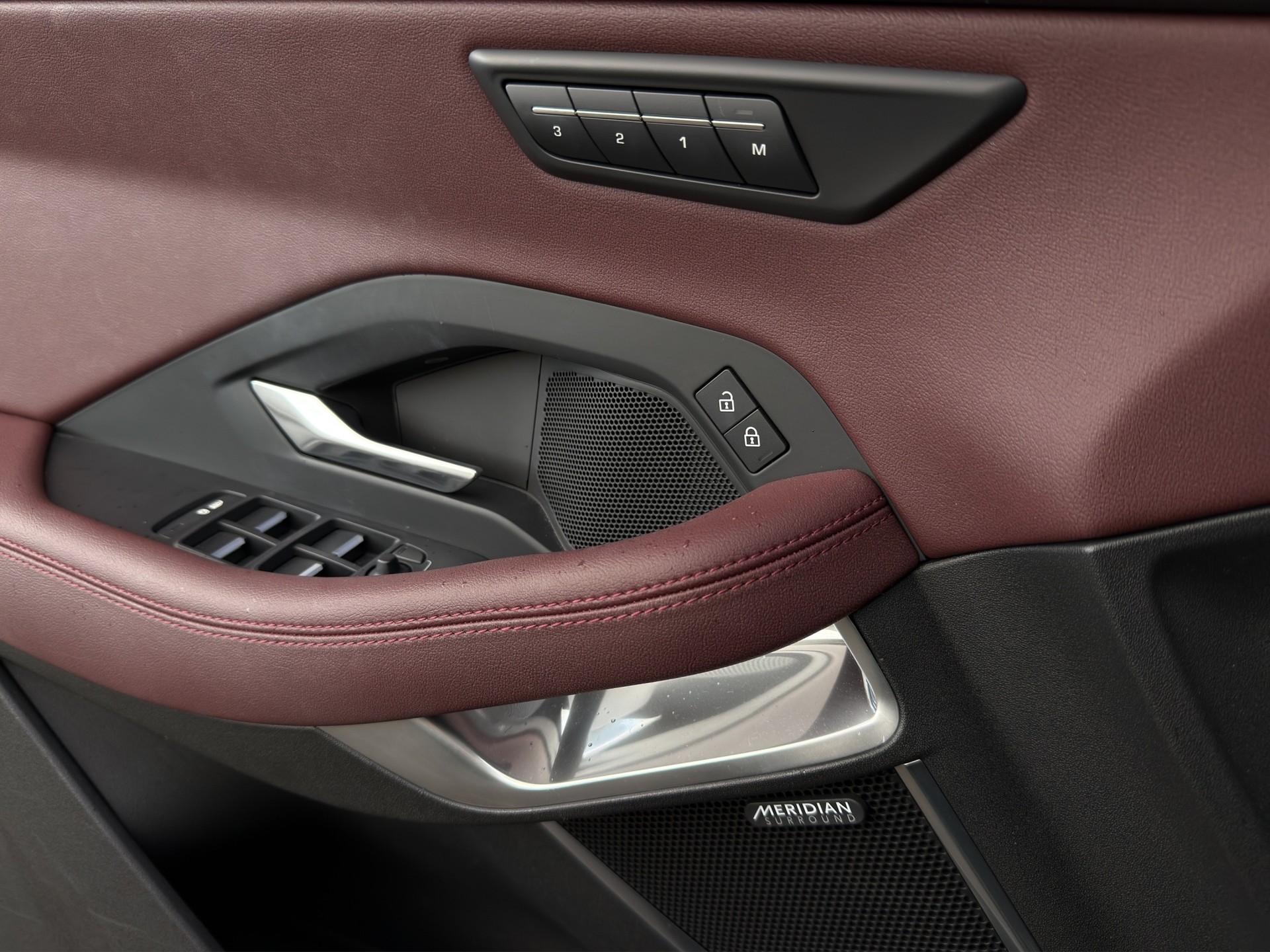 JAGUAR E-Pace P200 R-Dynamic SE AWD Automatik-image-13