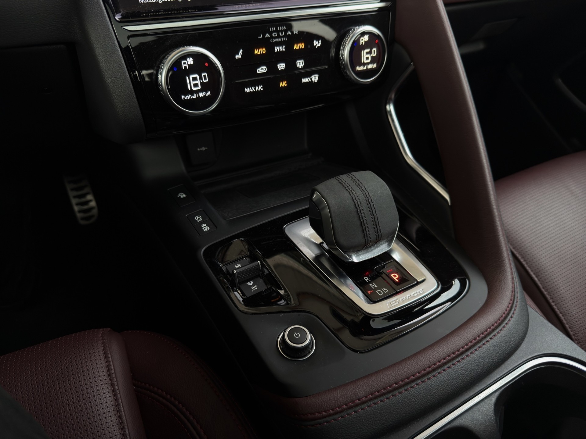 JAGUAR E-Pace P200 R-Dynamic SE AWD Automatik-image-14