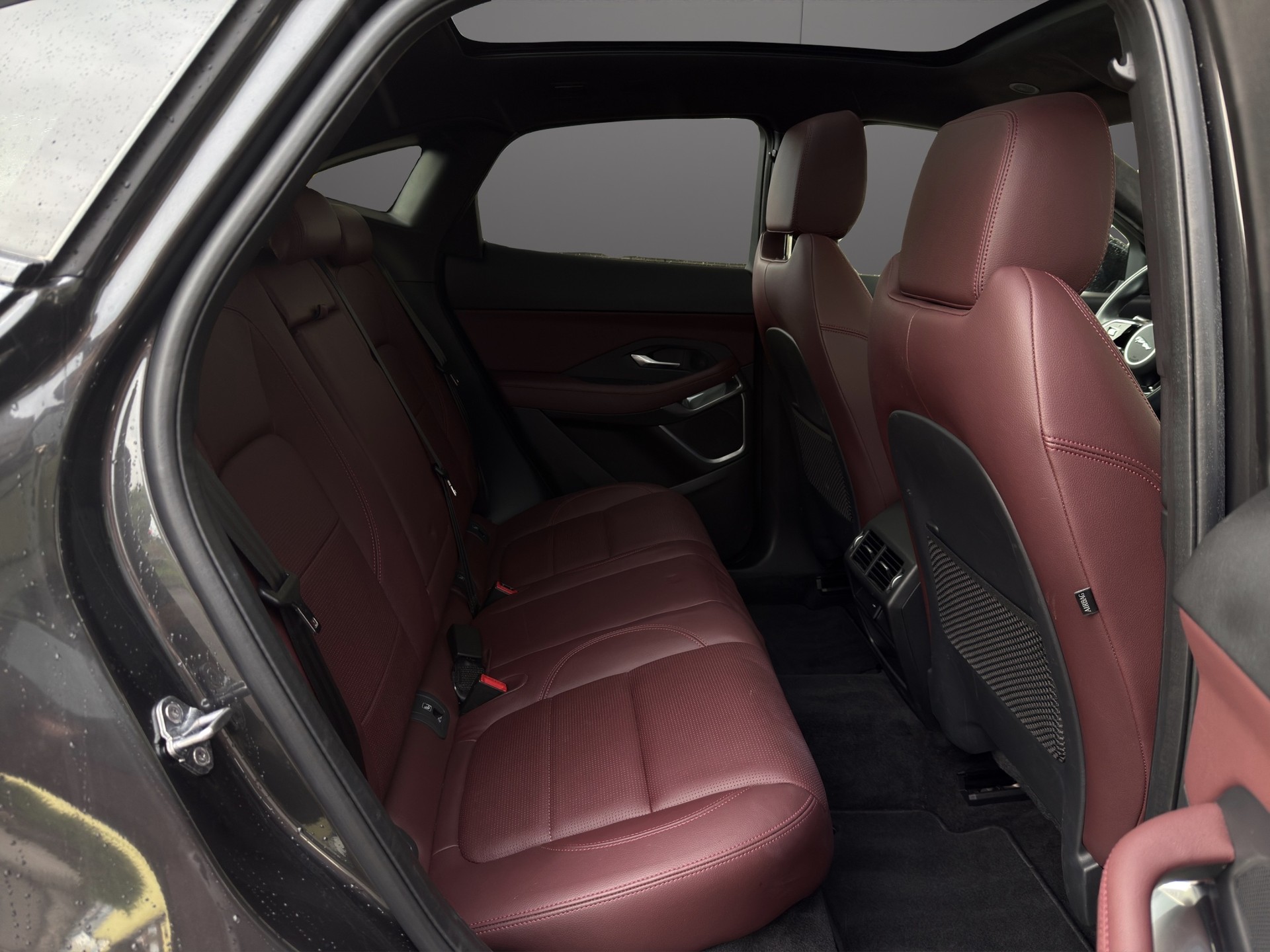 JAGUAR E-Pace P200 R-Dynamic SE AWD Automatik-image-8