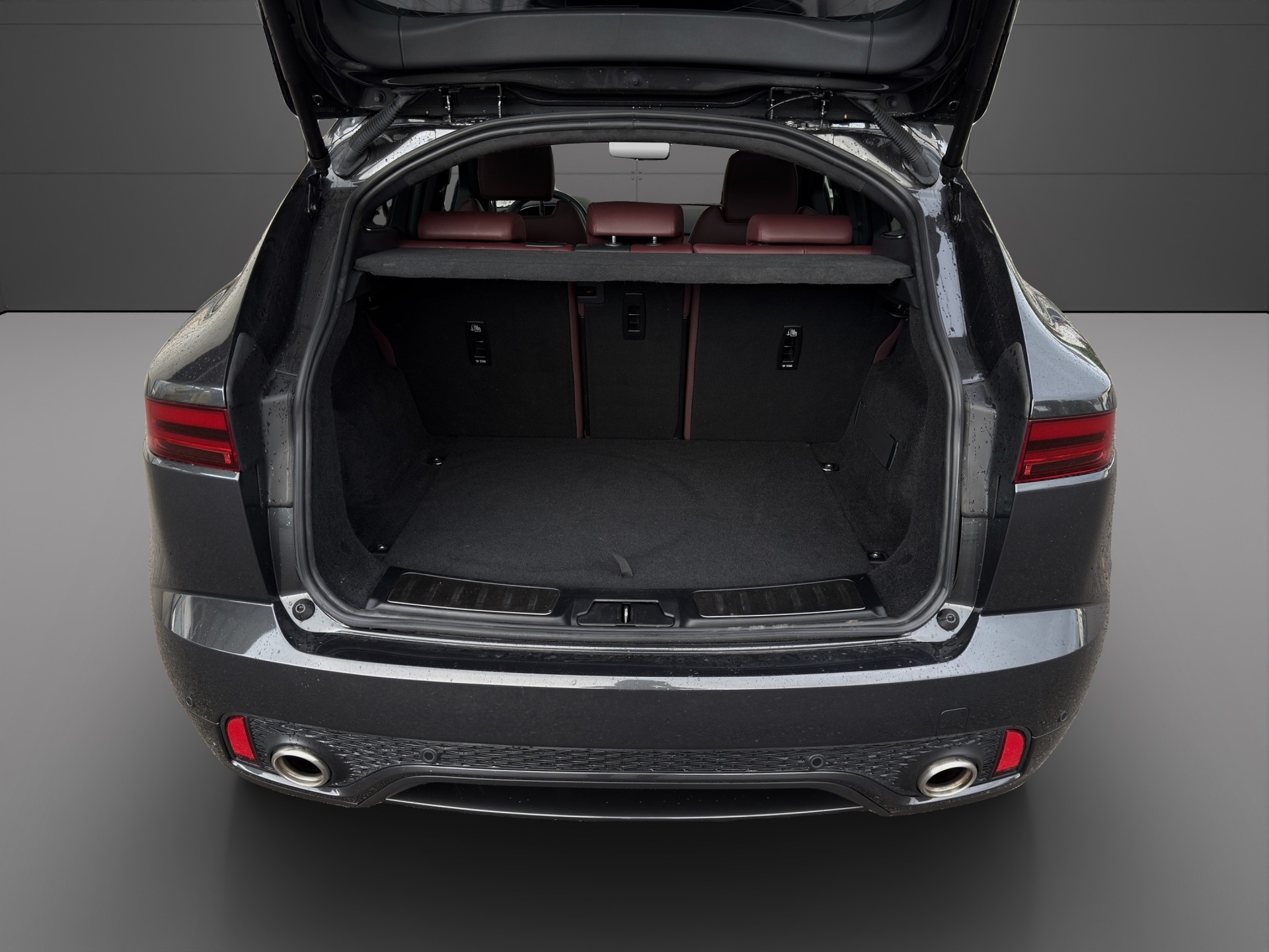 JAGUAR E-Pace P200 R-Dynamic SE AWD Automatik-image-3