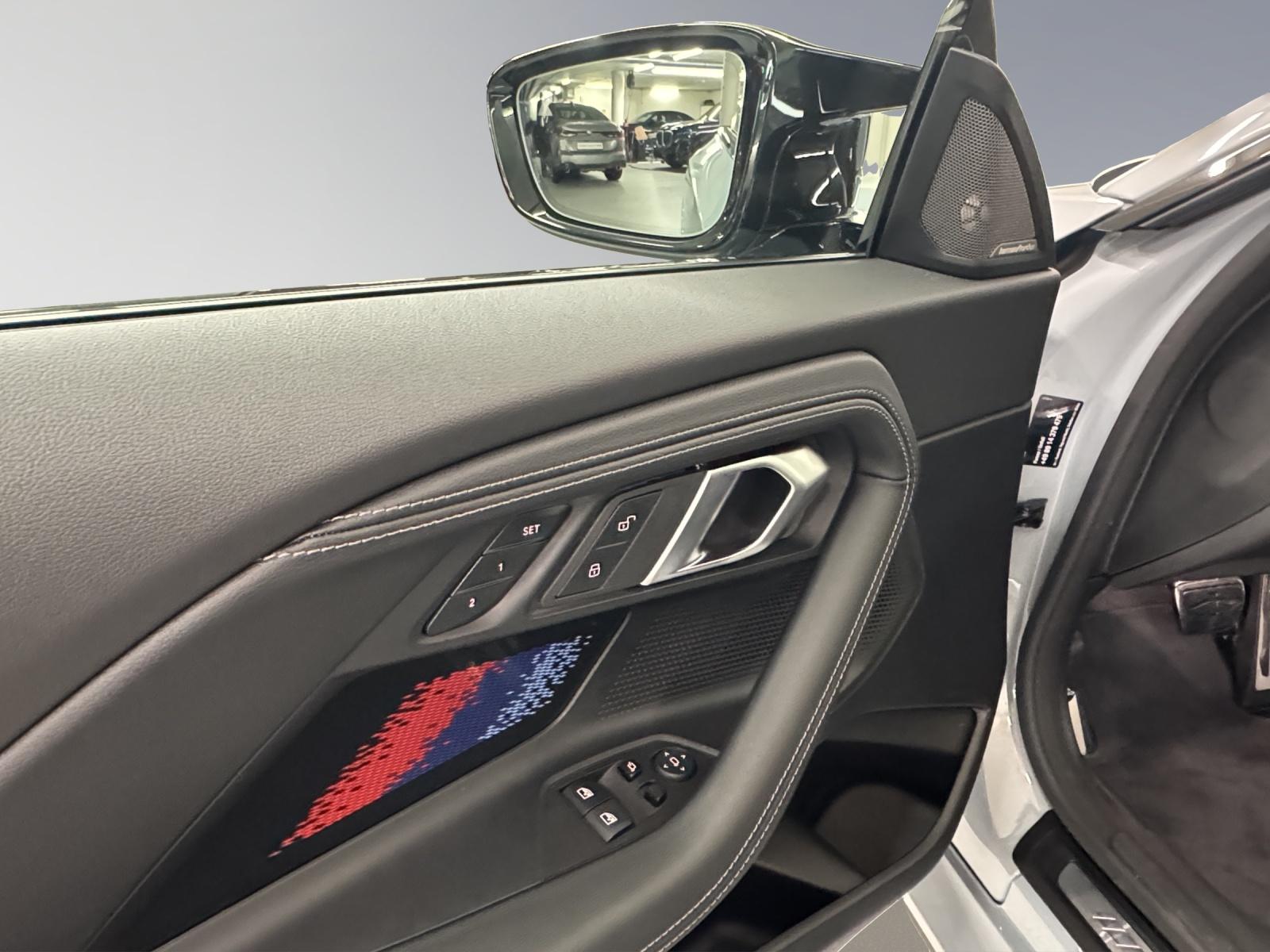 BMW M240i xDrive Coupé-image-12