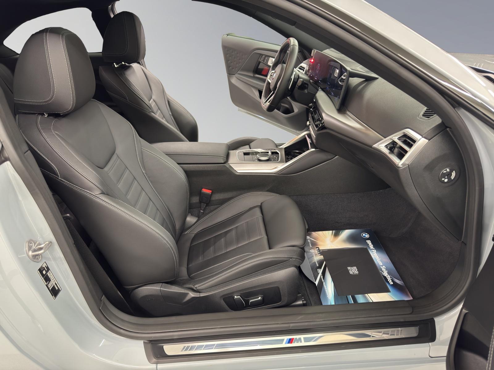 BMW M240i xDrive Coupé-image-14
